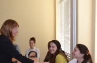 Кметът Галина Стоянова се срещна с ученици от СОУ „Екзарх Антим I“ / Новини от Казанлък