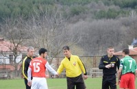 Футбол: Голяма битка и победа за Арсенал в дербито при юношите младша възраст / Спортни новини от Казанлък