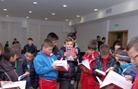 Децата от футболната школа на Розова долина се запознаха с миналото на клуба / Спортни новини от Казанлък