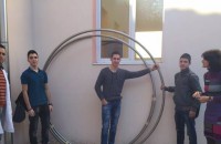 Деца от Казанлък конструират обществено еко-зарядно устройство за мобилни телефони / Новини от Казанлък