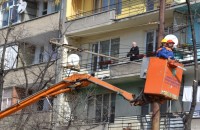 Ограничено е движението по бул. „Ал. Батенберг“ заради санитарна сеч / Новини от Казанлък