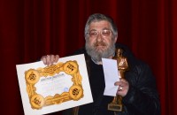 Деян Енев получи наградата „Чудомир“ за разказа си „Кметски избори“ /видео/ / Новини от Казанлък