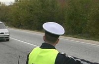 Неправоспособни шофьори заловени да управляват автомобил и камион / Новини от Казанлък