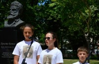За първи път почетохме Деня на Ботев пред паметника на революционера в Розариума /видео/ / Новини от Казанлък