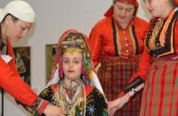 Възстановки на сватбените ритуали в казанлъшкия край трогнаха казанлъчани / Новини от Казанлък