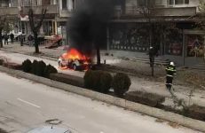 Автомобил на EVN изгоря в Казанлък - Видео / Новини от Казанлък