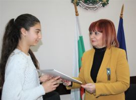 Ученици от областта се запознаха с Гергана Микова / Новини от Казанлък