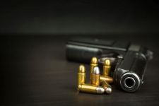 Откриха самоделен пистолет, пушка и патрони в казанлъшка вила / Новини от Казанлък