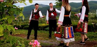 Млади хора, маслодайна роза и едно райско кътче представя “Роза“ / Новини от Казанлък