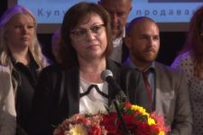 Kорнелия Нинова в Казанлък: Пожелавам изборния резултат на президента Румен Радев и на инж. Стоян Петров  / Новини от Казанлък