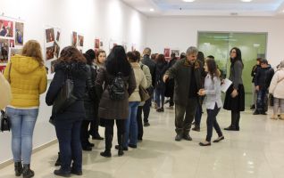 Представиха “Открий ме“. Фотографии на младежи от центровете от семеен тип / Новини от Казанлък