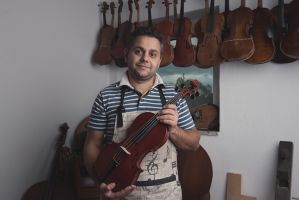 Казанлъшки лютиери по цял свят - Германия сбъдва мечтата на Владимир Иванов / Новини от Казанлък