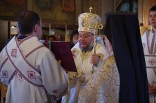 На Томина Неделя митрополит Киприан отслужи Златоустова литургия в Казанлък / Новини от Казанлък