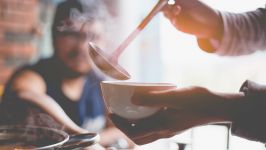 По 170 жители от Мъглиж и Павел баня ще получават топъл обяд / Новини от Казанлък