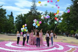 72 000 рози - в една за Празника на Казанлък / Новини от Казанлък
