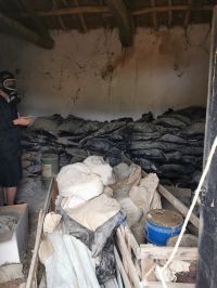 Премахват тонове опасни пестициди, складирани близо 40 години в с. Елхово / Новини от Казанлък