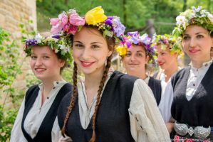 Фотоконкурс събира снимки и видеа на красиви лазарки / Новини от Казанлък