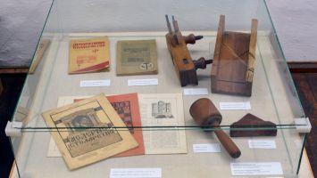 Културни ценности дарени на музей „Етър“ гостуват в Казанлък / Новини от Казанлък