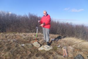Подновиха панорамния кръг на връх Малък Търсовец и указателните стрелки в района на язовир “Копринка“ / Новини от Казанлък