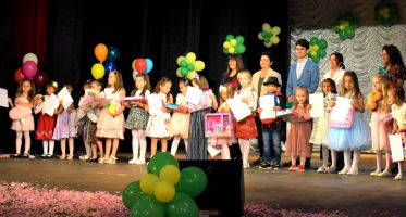 Започна записването за конкурса за детска песен „Искричка” / Новини от Казанлък