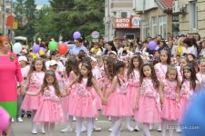 Гледайте на живо: ПРАЗНИЧНО ШЕСТВИЕ 120 ГОДИНИ ПРАЗНИК НА РОЗАТА В КАЗАНЛЪК / Новини от Казанлък