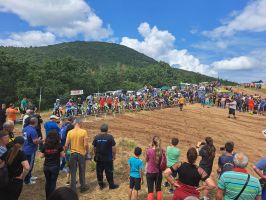 Силен интерес от състезатели и публика към мотокроса в с.Розово / Видео / Новини от Казанлък