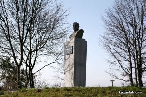 Казанлък почете паметта на композитора Емануил Манолов / Новини от Казанлък