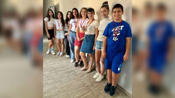 Учениците от ППМГ ,,Никола Обрешков“ завоюваха златни медали в състезанието ,,Стъпала на знанието“
