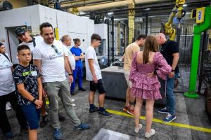 „М+С Хидравлик“ АД  запозна участниците от пилотно издание на инициативата “Нощ на индустрията“ с дейността си / Новини от Казанлък