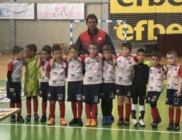 Набор 2017 на ФК “Казанлък“ спечели купа в последния си турнир за 2024 г  / Спортни новини от Казанлък