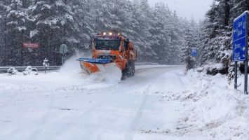 540 снегорина почистват републиканските пътища. Шофирайте внимателно!