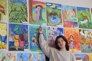 Млада художничка от ОУ “Св. Паисий Хилендарски“ с награда от ХVIII Национален конкурс „Наследници на Дечко Узунов“ / Новини от Казанлък