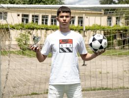 Осмокласникът Кристиан Цанев е най-добрият дузпаджия в ПГЛПТ за 2025 година / Новини от Казанлък