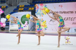 Малките грации на „Розова долина“ втори сред 44 ансамбъла / Спортни новини от Казанлък