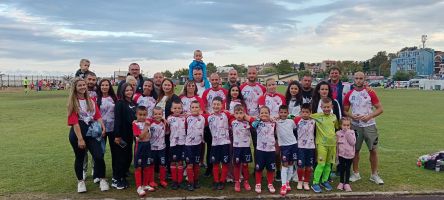 Малките футболисти от ФК “Казанлък“ в съревнование с деца от два континента / Спортни новини от Казанлък