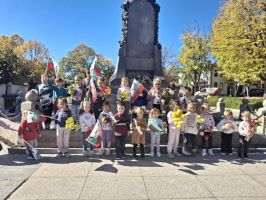 Малчуганите от ДГ „Юрий Гагарин“ – Казанлък, посетиха Карлово по повод Деня на народните будители / Новини от Казанлък