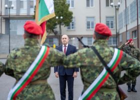 Президентът на Република България посети 61-ва Стрямска механизирана бригада / Новини от Казанлък