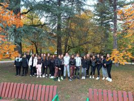 Учениците от 8.б клас на ПГЛПТ с инициатива „Ден без автомобили“  / Новини от Казанлък