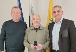 „Суплес“ дух от Гурково до Америка – кметът отличи вицесветовния шампион Иван Раднев / Новини от Казанлък