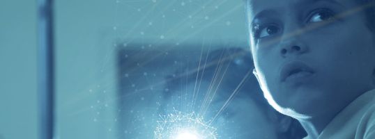 Режисьорът Николай Василев представя в Казанлък новия си филм “Социално силните“ / Новини от Казанлък