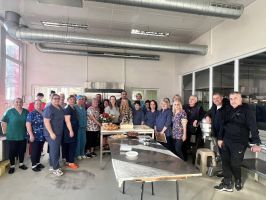 Галина Стоянова към служителите на ОП “Кухня-майка“: “Благодаря ви за десет години грижа за децата на Казанлък!“ / Новини от Казанлък