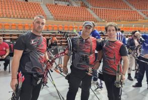 Представители на клуб “Raptor Archery“- Казанлък участваха в турнира „Тракия Оупън“ в Пловдив / Спортни новини от Казанлък