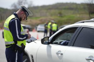 Задържаха водач на „БМВ“ край Мъглиж с чужд регистрационен номер и след употреба на наркотици