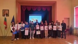 Учениците на ПГ „Иван Хаджиенов“ пример за добри дела  / Новини от Казанлък