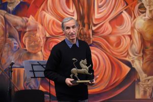 Книгата-фотоалбум „Началото. Укрепване на пороите и залесяване“ от Александър Иванов получи награда „Златен лъв“ / Новини от Казанлък