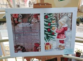 Децата от арт школа „Живопис“ и клуб „Рисуване” откриха коледна изложба в библиотека “Искра“ / Новини от Казанлък