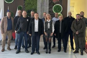 Кметът Иса Бесоолу се срещна с представители на местните държавни институции   / Новини от Казанлък