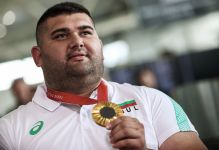 Ружди Ружди със „Спортен Икар 2025“ след шеста световна титла в тласкането на гюле / Новини от Казанлък