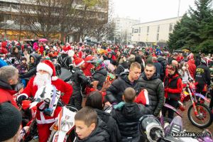 Над 300 Дядоколедовци на мотори изпълниха площада на Казанлък за Мото Коледа 2025 / Новини от Казанлък