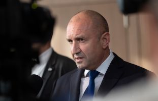 Президентът Румен Радев ще връчи първия мандат за съставяне на правителство на 12 януари  / Новини от Казанлък